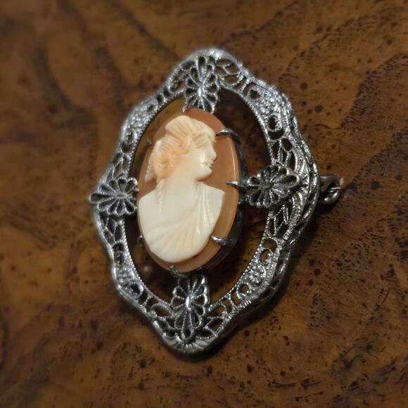 Vintage Cameo Brooch - Picture 2 of 9